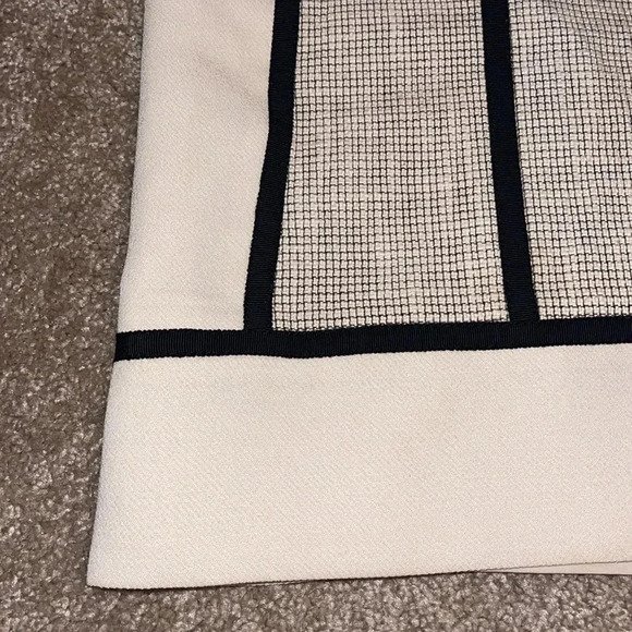 Ann Taylor Black and Cream Geometric A-Line Pencil Skirt Size 4 - G - Picture 2 of 5